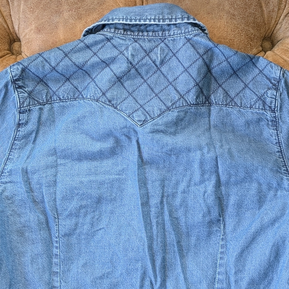 Levi's Women's Western Pearl Snap Denim Button-Up Shirt with Floral Trim Small - Picture 9 of 9